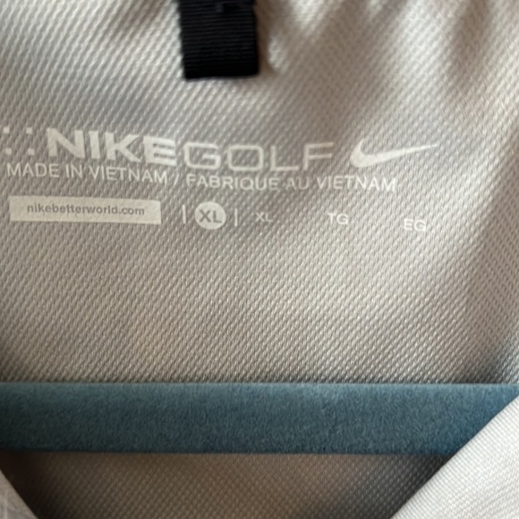 Nike shorts leave raincoat - Picture 4 of 4